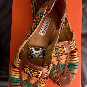 NWT Women’s Xhanab Huarache Sandals Size 9 (40)